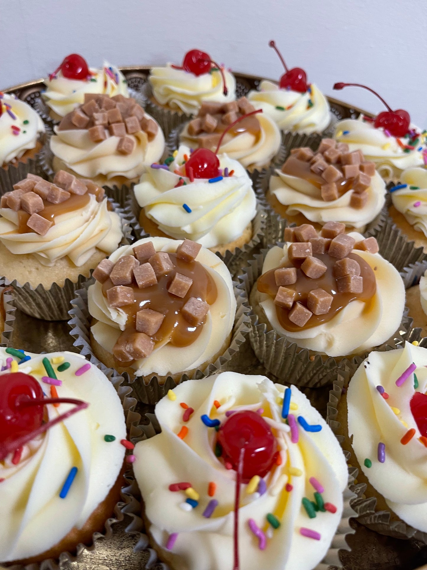 £1 cupcakes - mixed flavours